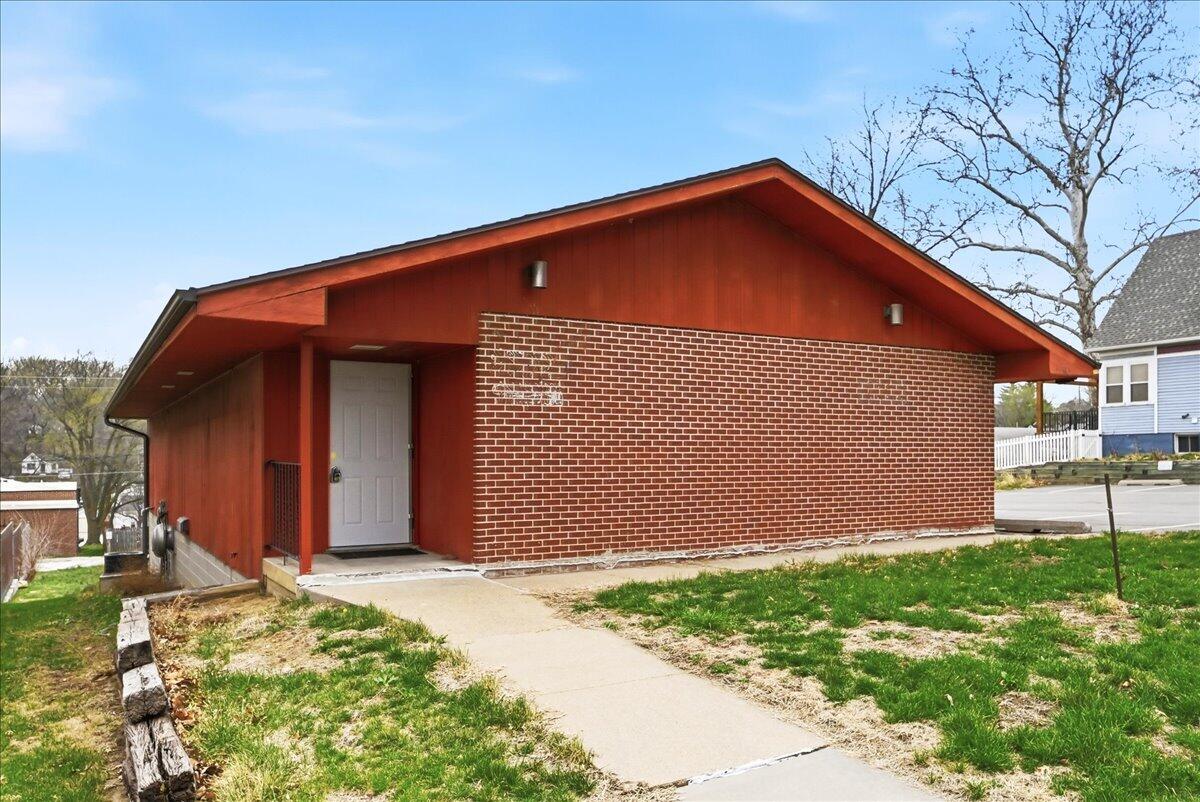 208 N Walnut Street Glenwood IA 51534